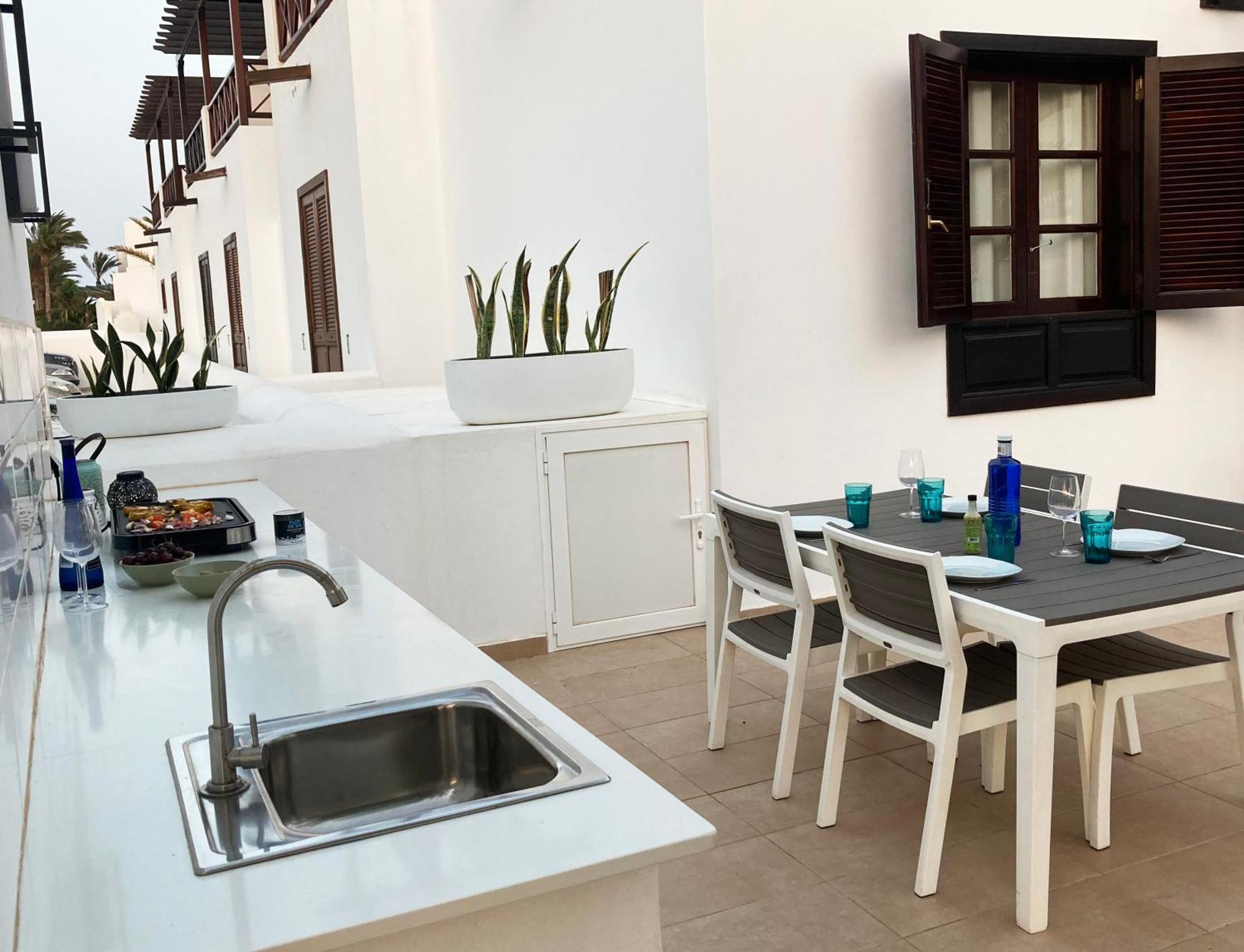 Lovely Casa Felicidad, Swimming Pool, Wifi X Private Garden Playa Blanca  Luaran gambar